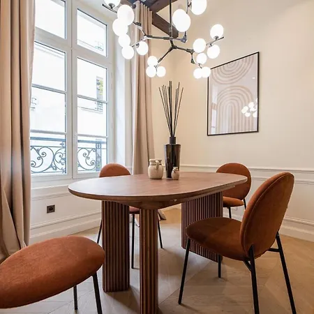 De Luxe D'une Pres Du Louvre Ii Apartment